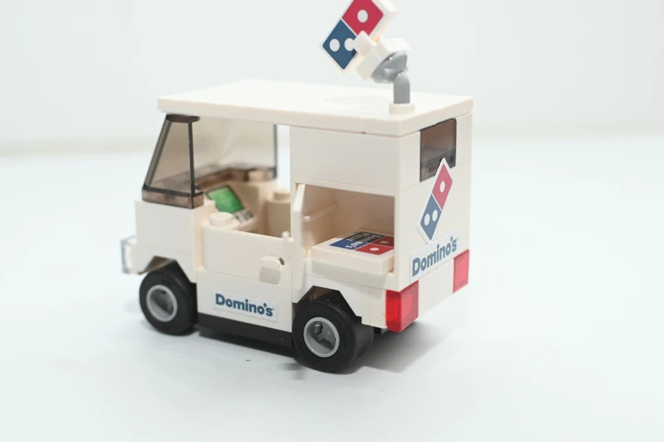 Mini Food Pizza Truck 4 ancho modelo personalizado compatible y construido con ladrillos LEGO® Foto 3 de 4