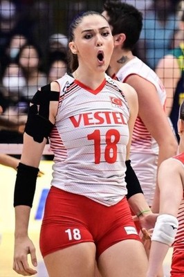 Türkische Volleyballspielerin Zehra Güneş Foto 23 - Hochglanz A4 Druck