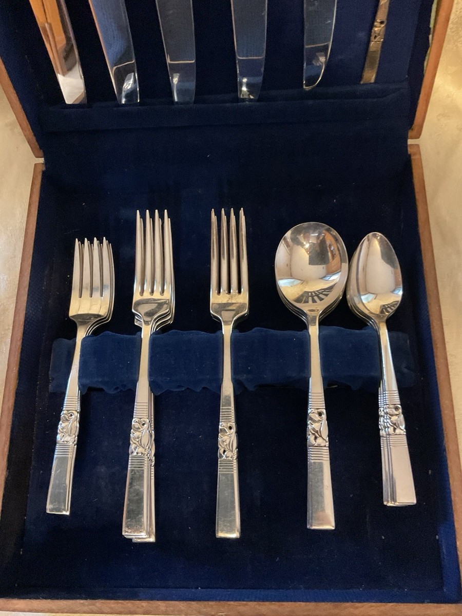 Vintage Oneida Community Par Plate Silver plate Flatware Set With