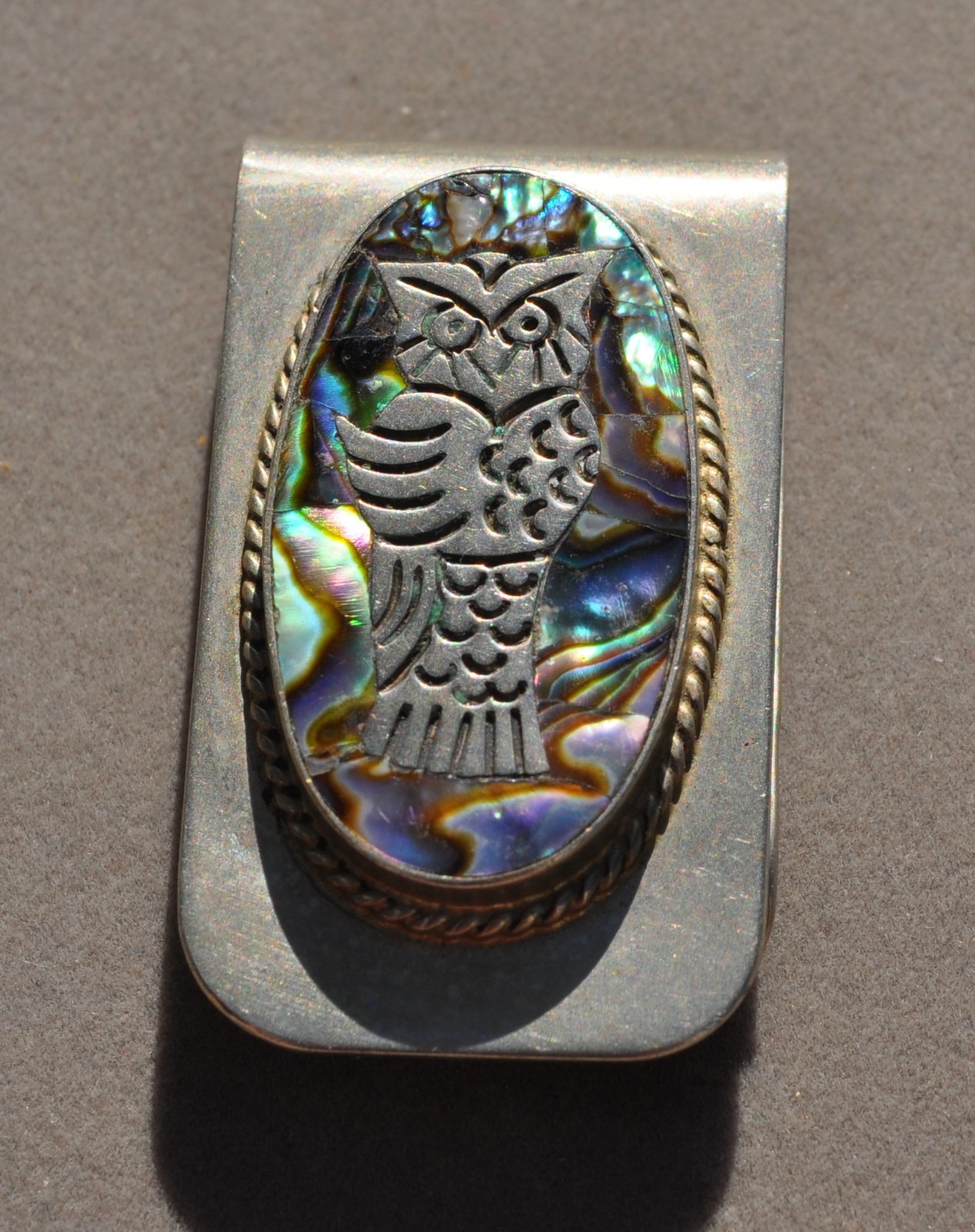 Beautiful Money Clip With Owl Set In Mother Of Pearl-image