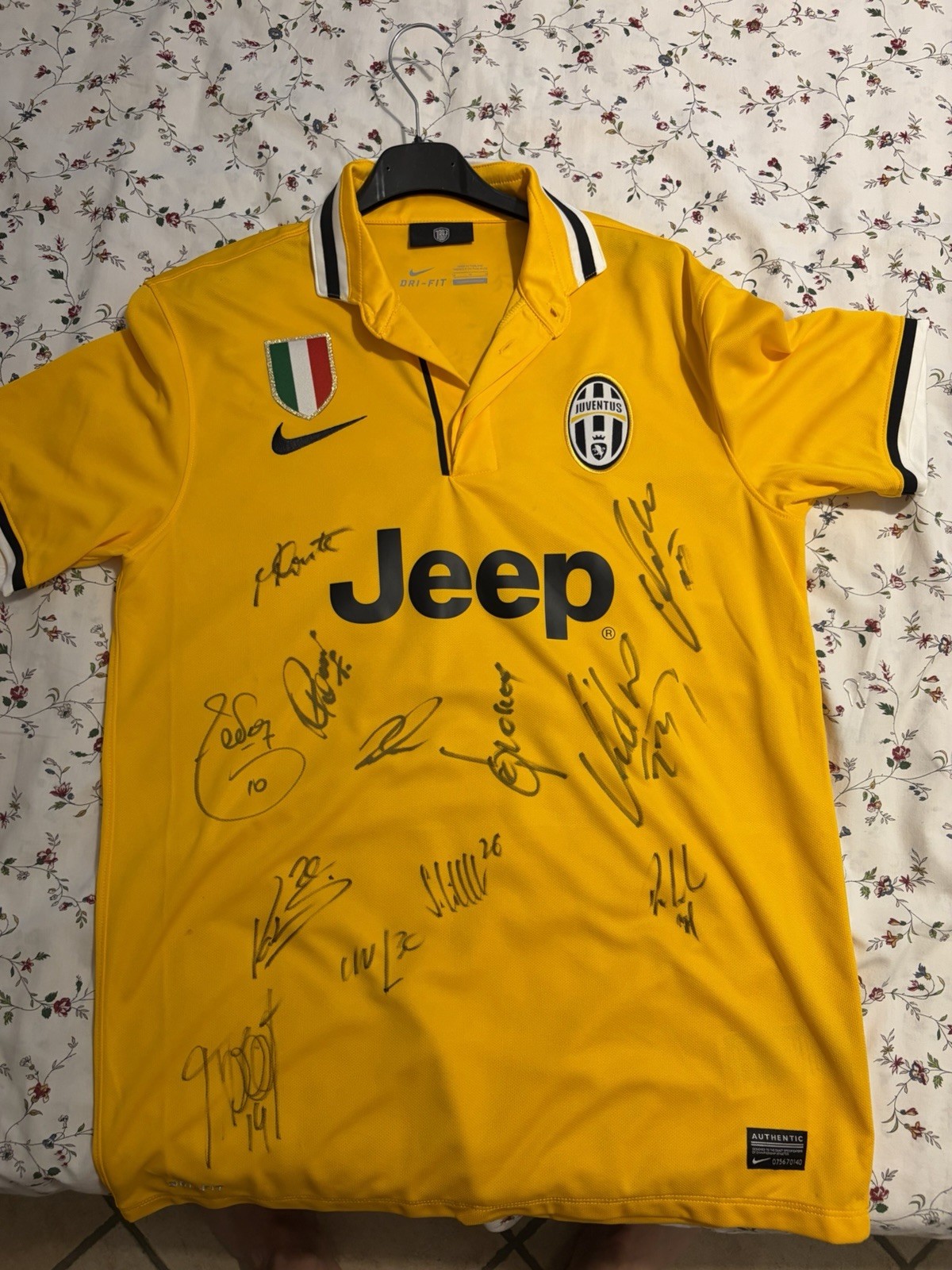 Nike Maglia Juventus gialla Jeep autografata. Conte, Tevez, Vidal, Pirlo e altri