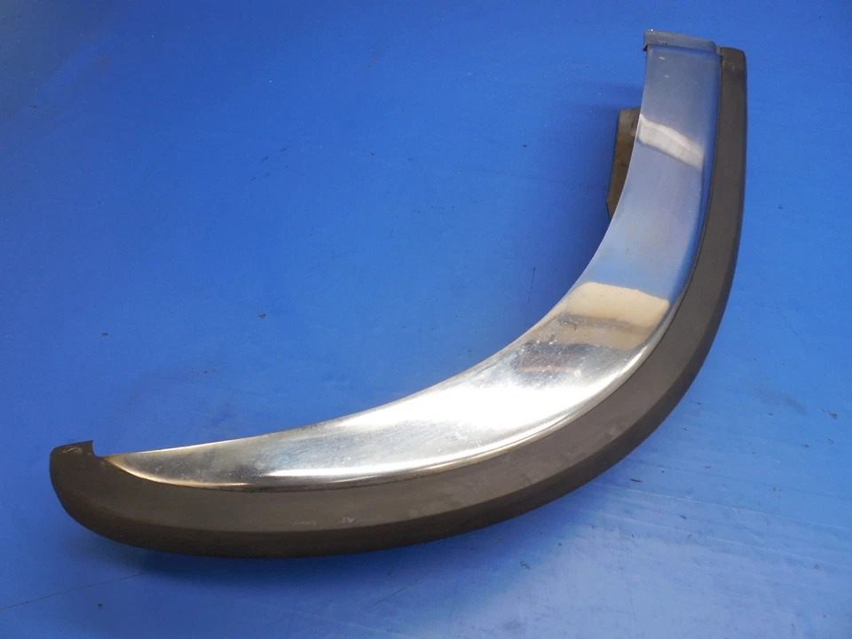 BMW E3 Bavaria (1969-1973) OEM parachoques delantero pieza lateral derecha pieza # 51111803660 Foto 3 de 4