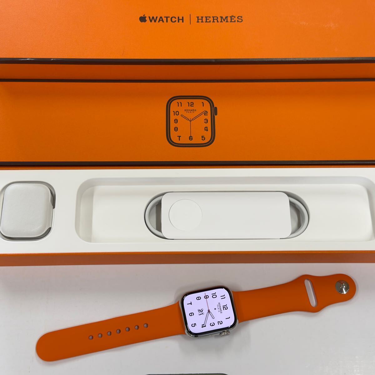 その他 Apple Watch - Apple Watch Hermes Series7 41mm silver Apple Watch HERMES series7 41mm GPS+Cellular Silver