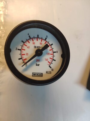 Wika EN 837 - 1 Manometer 0 - 10 bar /140 Psi Kl.2.5