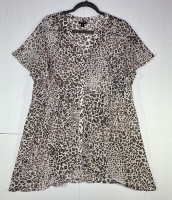 NWOT TORRID 2X Chiffon Top Flutter Sleeve Button Front Shark bite Animal Print