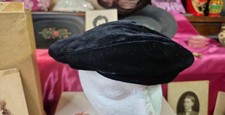 Vintage Floppy Beret - Black Velvet 1960s Hat - One Size