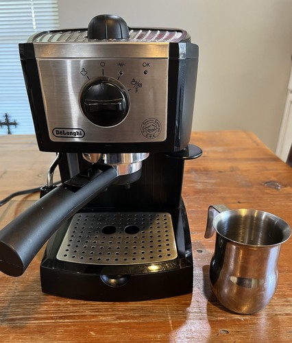 Espumador para máquina de café espresso DeLonghi EC155 negro e inoxidable - Imagen 2 de 7