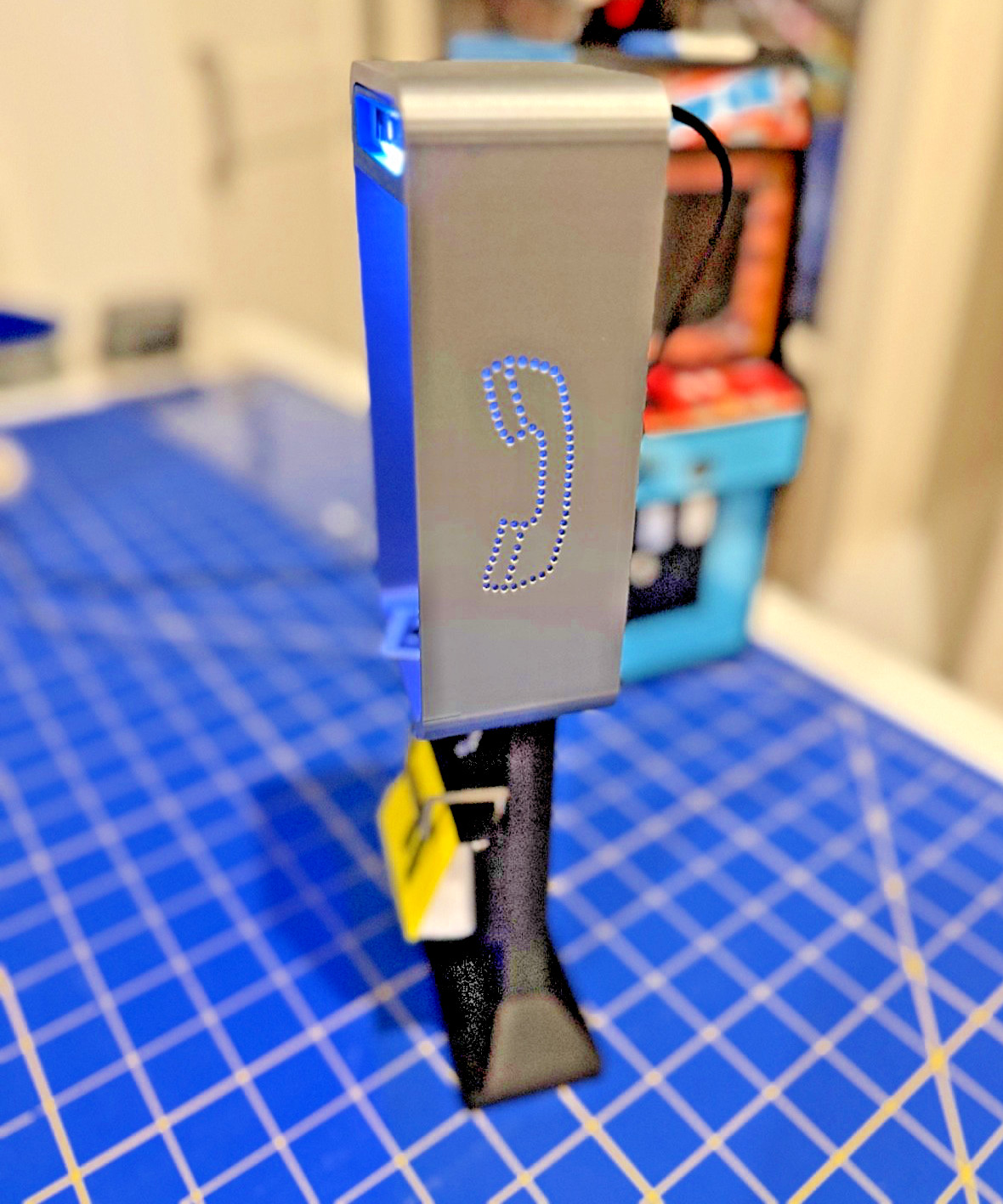 1:6 Scale Phone Booth for New Wave Toys and Replicade Displays 3d print w light