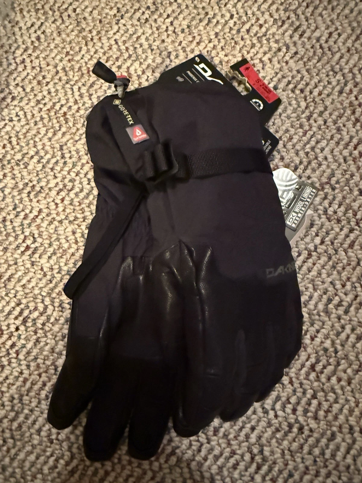 Dakine Phoenix Gore-Tex Men's Snow Gloves, Black, Small
Opens in a new window or tab