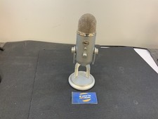 Blue Yeti 988-000103 USB Microphone, Silver RB WX2