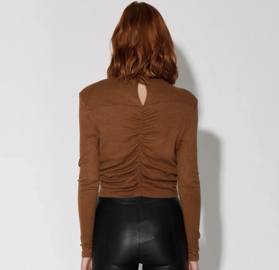 Top acanalado liso Walter Baker Gavie talla M precio de venta sugerido por el fabricante 138 USD  Foto 3 de 4