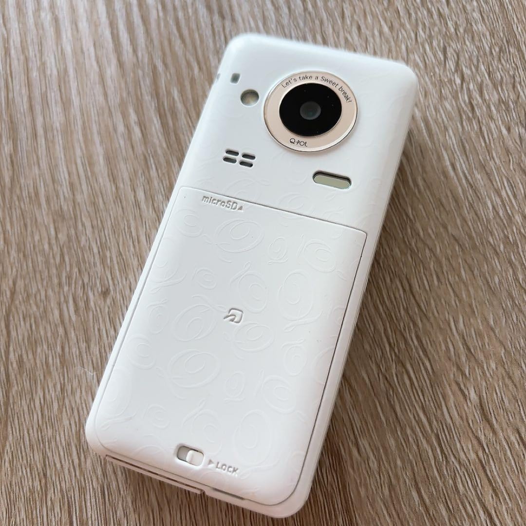 docomo Q-POT SH-04C white milk Japanese Flip Phone Limited Main