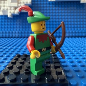 LEGO MINT Forestman Minifigure Red PLUME/Arms 6066 Camouflaged Outpost 
