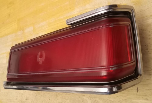 1977-1978 CHRYSLER LEBARON TAIL LIGHT (RH) - Picture 2 of 15
