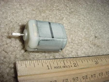 Small DC Electric Motor  8-16 VDC, 2 Amp 11,800 rpm M28     