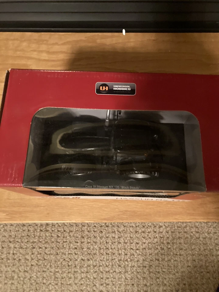 Case IH MX 135 Black Edition 1:32 Universal Hobbies - Image 2 of 4