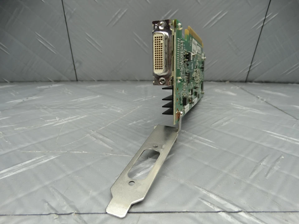 Nvidia Quadro NVS 290 DDR2 SDRAM PCI Express x16 Graphics - Image 3 of 4