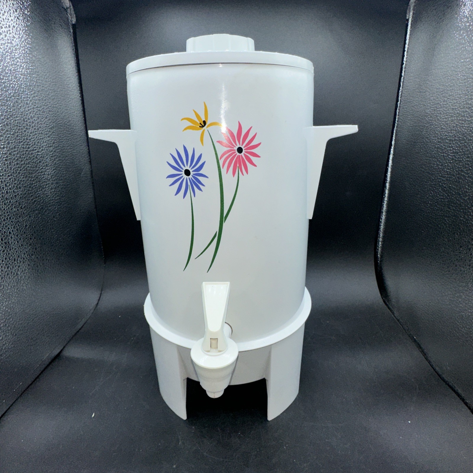 10 To 20 Cup Poly Perk Floral Design