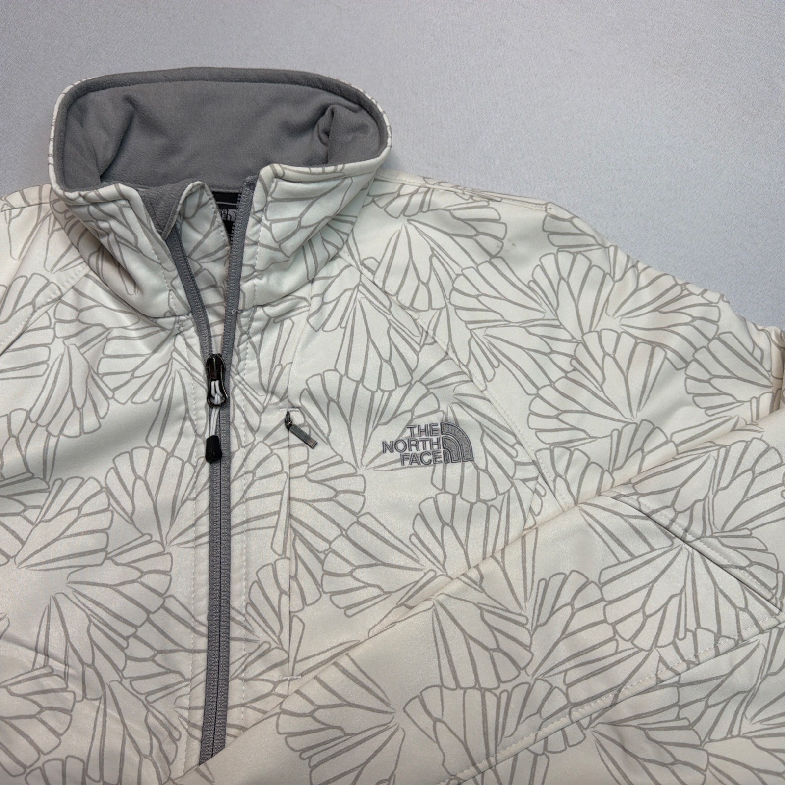 The North Face Apex Barrier Soft Shell Jacket Floral White Women’s Medium