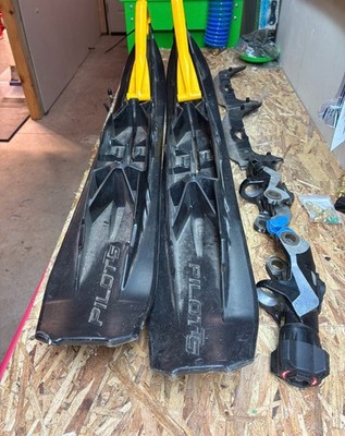 18 Ski-Doo MXZ 850 Blizzard Snowmobile Pilot TS adjustable skis set & wear bars