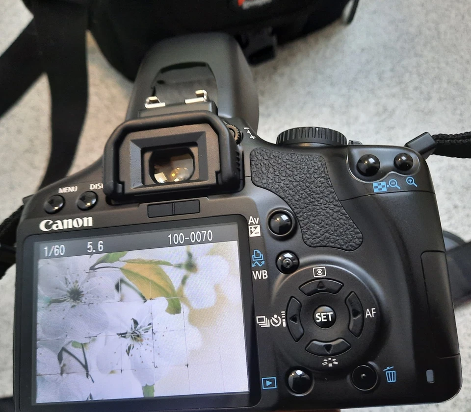 Canon EOS 450D 12.2MP Digital Camera & EF-S 18-55mm IS Zoom Lens with Bag - Image 4 of 4