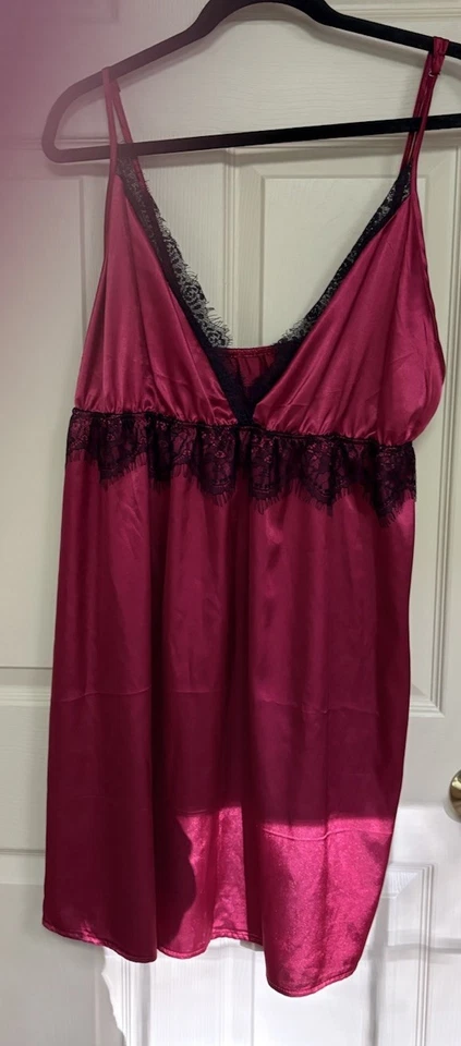 Juego de Camisón y Bata Peignoir Set 4X Rojo Satinado Negro Encaje Correas Ajustables Foto 4 de 4