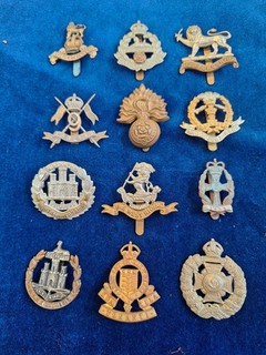 JOB LOT COLLECTION OF BRITISH ARMY MILITARY CAP BADGES REF 86