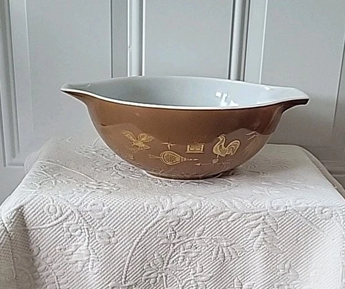 Vintage Pyrex 4Qt Mixing Nesting Cinderella Bowl Brown & 22K Gold Americana #444