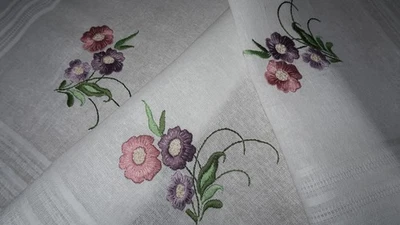 Schöne Mitteldecke-Handarbeit-Stickerei-Blumen-Tischdecke - Bild 1 von 4