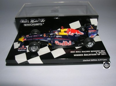 Minichamps Red Bull Renault RB7 Vettel Winner Malaysian GP 2011, 1:43, 410110101