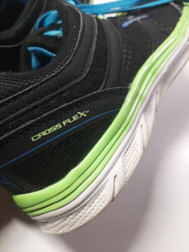 Womens ATHLETIC SHOES LA GEAR BRAND SIZE 7.5 BLACK FABRIC CUSHION INSOLE - Picture 3 of 9