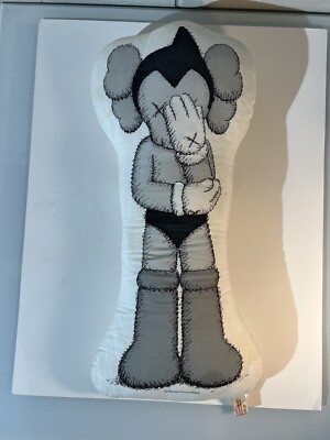 希少　kaws original fake cushion pillow NWT RARE SEALED AUTH KAWS ORIGINALFAKE ASTRO BOY PILLOW
