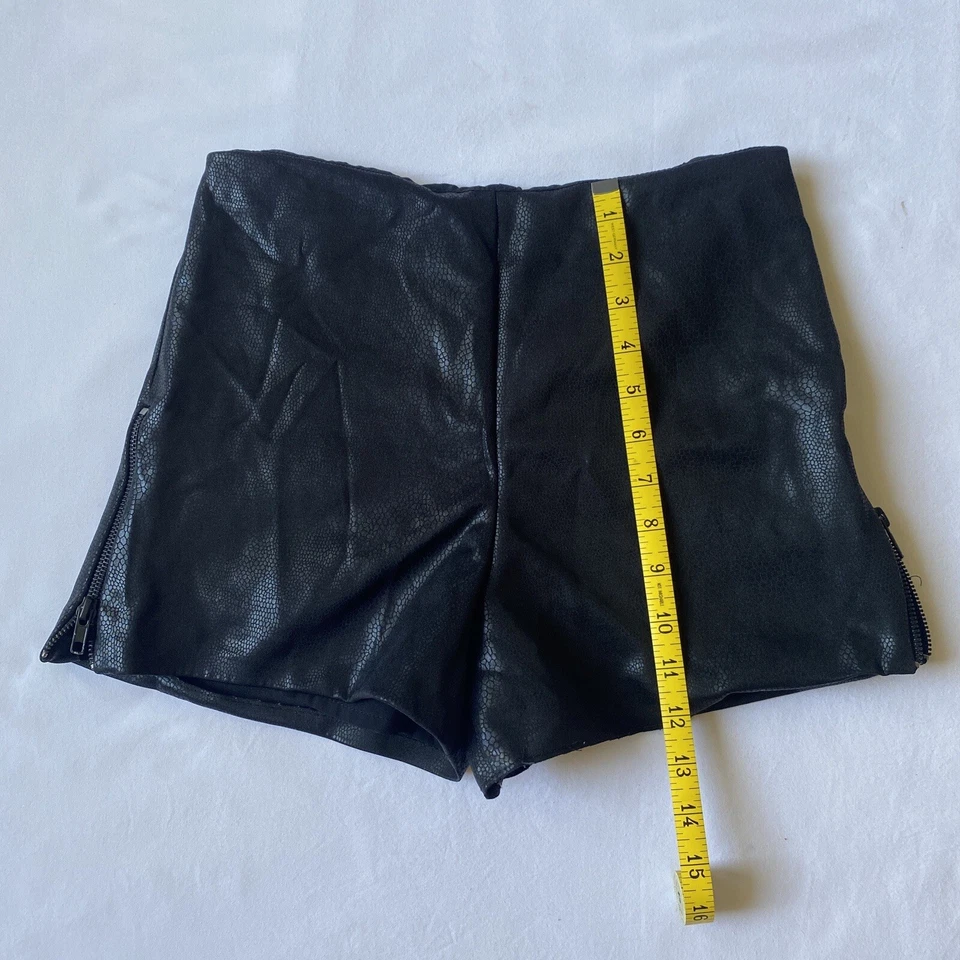 Lord & Taylor S Short Design Lab Black Snake Zipper Slit Hot Pant High Waist - Image 3 of 4