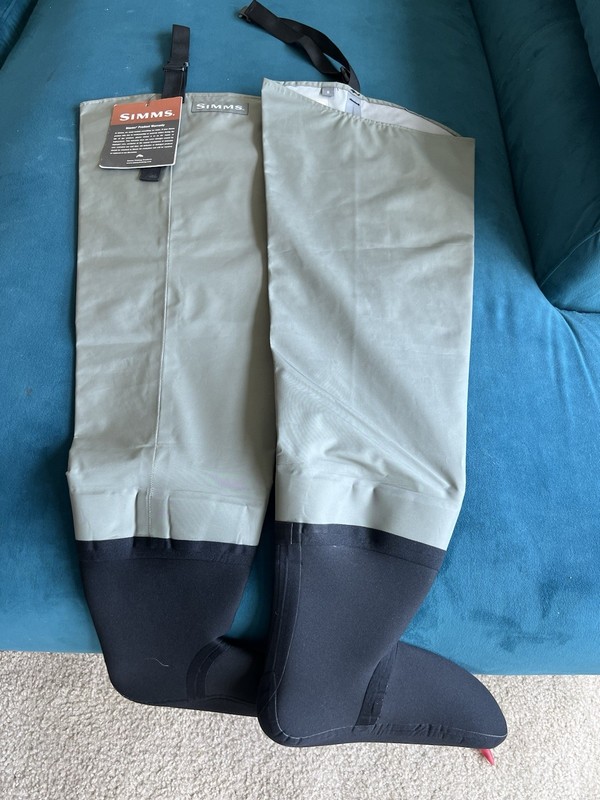 Simms hip waders (New) Men’s Small