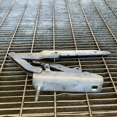 LAND ROVER DISCOVERY MK4 L319 Bonnet Hinge Front Right BKB780021 077FDD