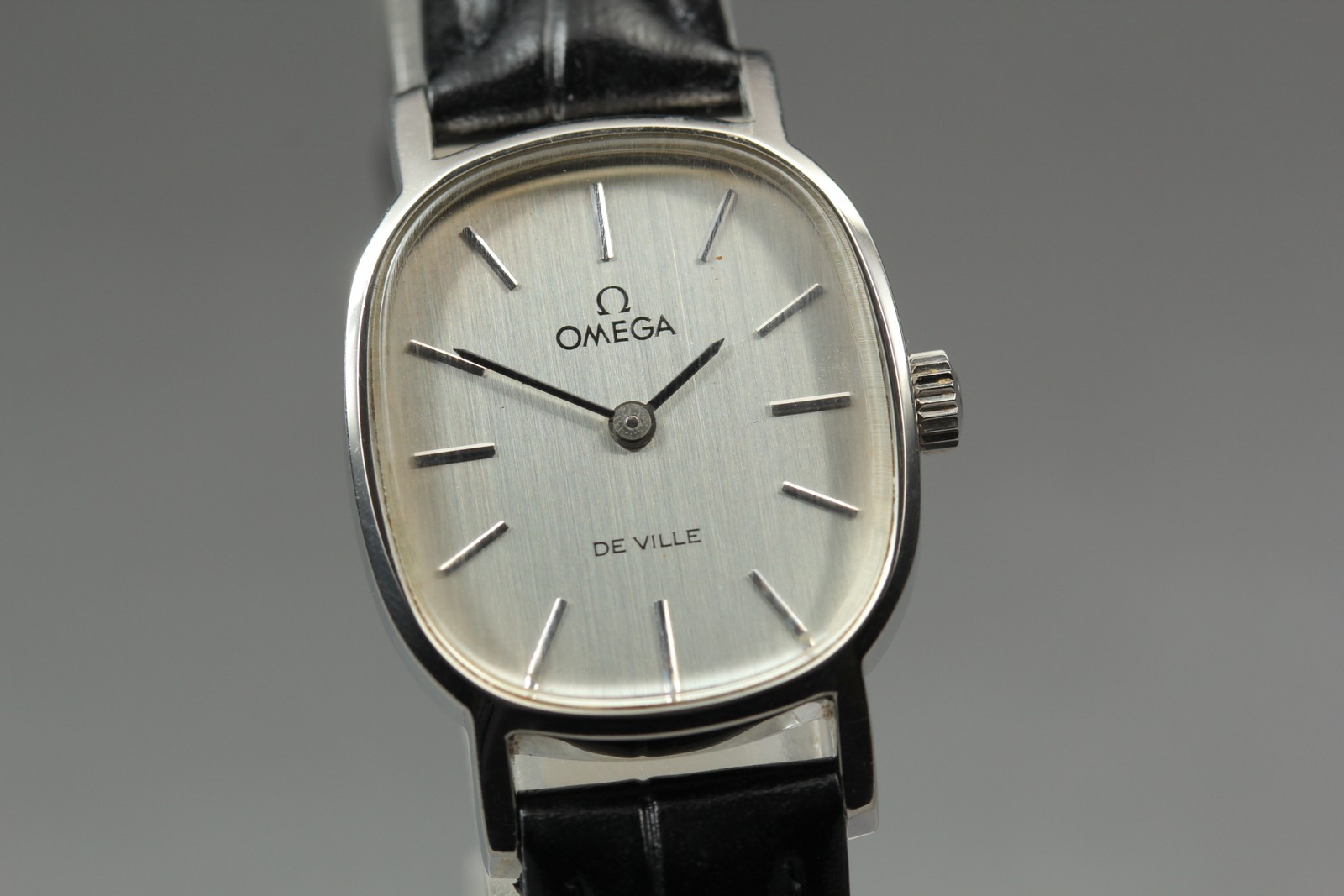1977 Near MINT OMEGA De Ville 21mm 511.0509 Manual Silver Dial Women's Vintage image 3