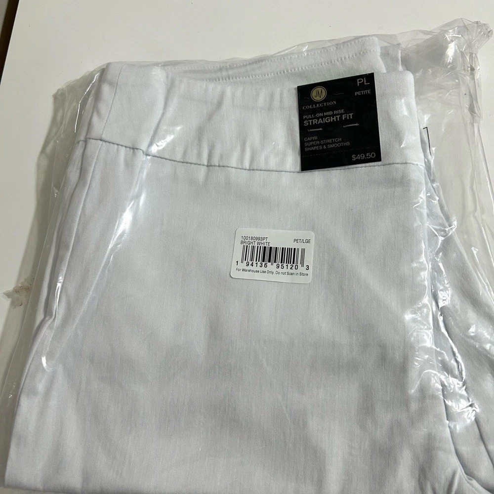 Women's NWT Petite Side Lace Up Capri Pants
Opens in a new window or tab