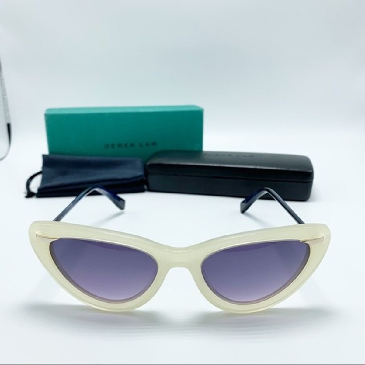 ❗️LAST PAIR❗️ Derek Lam Doris Cat Eye Sunglasses in Ivory & Navy NIB $375 Derek Lam Doris Cat Eye Sunglasses in Ivory & Navy  main image 2