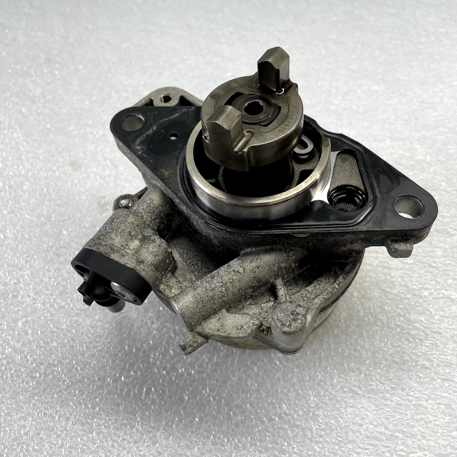 Ferrari 488 GTB Spider PRESSURE REDUCER   303259 OEM used
