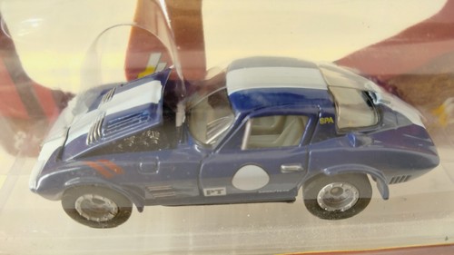 Johnny Lightning 2008 Auction Insanity "1963 Chevy Corvette" - Picture 6 of 9