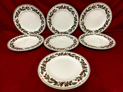 The Cellar Ivory Holly Set Of 7 Gold Rim Christmas Holiday Salad Plates 8 1/2''