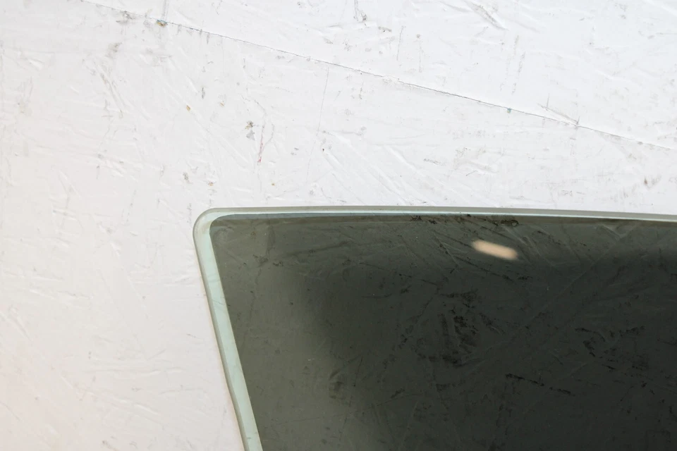 2009-2014 Acura TL Front Right Door Window Glass OEM IT29 - Image 4 of 4