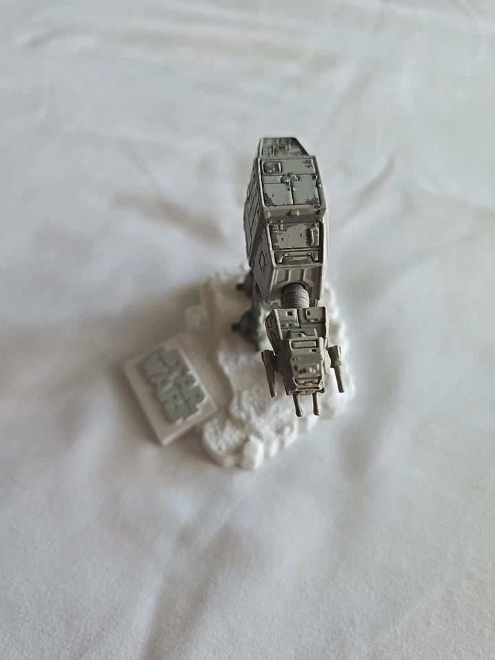 STAR WARS SAGA | Hasbro Die Cast Titanium Series Original AT-AT w/STAND - Image 2 of 4