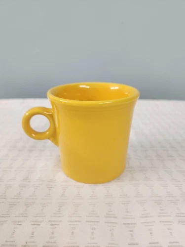 Fiesta Fiestaware Iconic O Ring-Handled Mug, Yellow Daffodil Tom Jerry