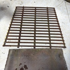 Cub Cadet IH Grille With Screen  71, 102, 122, 123 1X2/1X3 Series G12