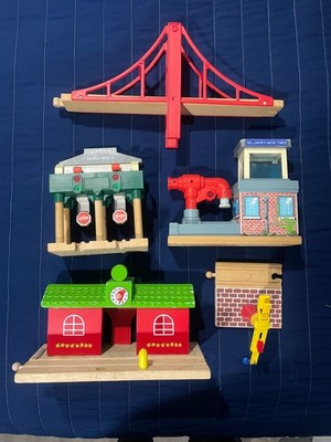 Wooden Railway Thomas-Style Parts Lot (7) Bridge Crane Buildings As-Is Repair
