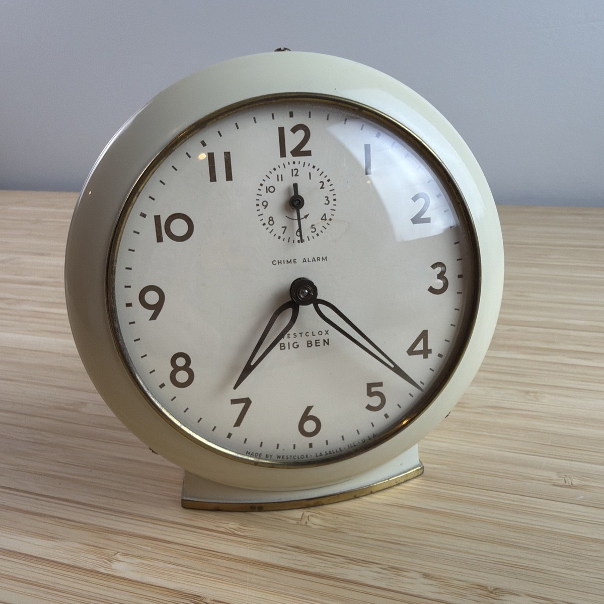 VINTAGE 1950s Westclox Big Ben Style 7 Alarm Clock - White/Brass