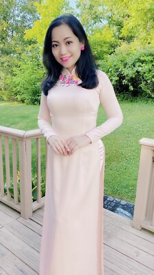 Ao dai Vietnamese lua Tay Thi mau da ket hoa ruy bang o co, size S, quan hong da