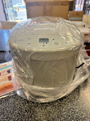 Breadman TR520: Programmable Bread Maker for 1, 1 ½ , and 2 lb. Loaves - Gray