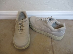 new balance 811 walking shoes